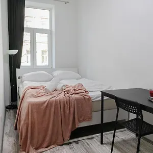 https://magnificent-4br-shared-apartment-perfect-for-longstays.vienna-besthotels.com